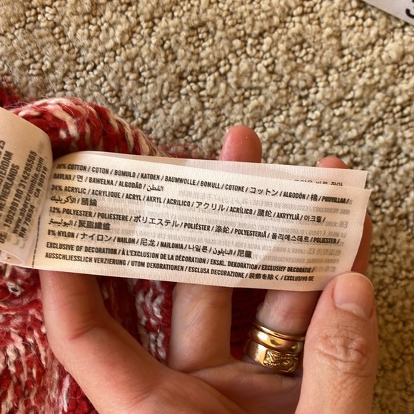 Abercrombie & Fitch Size Medium Red and White Snowflake Heavy Sweater - Picture 5 of 6